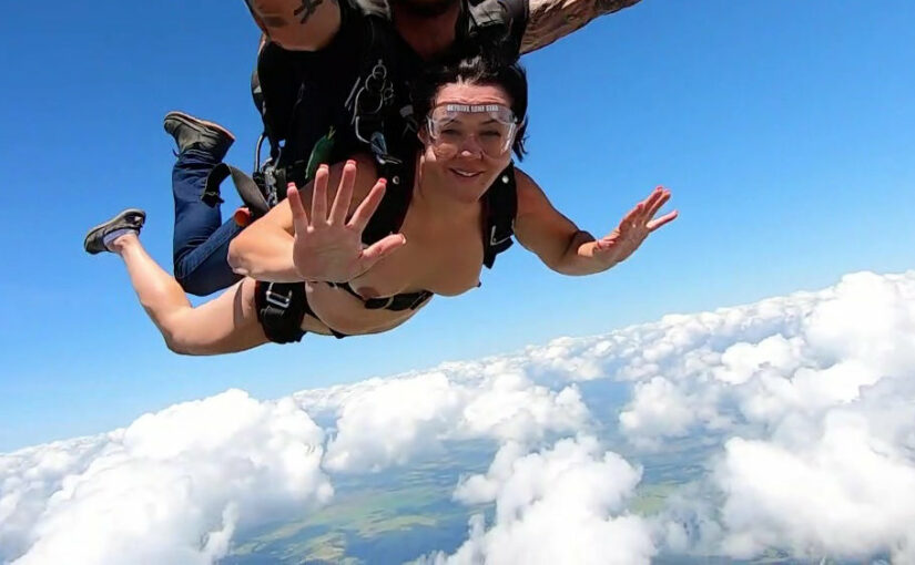 Nude Skydiving